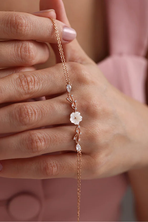 925 Ayar Gümüş Rose Kaplama Bahar Işıltılı Manolya Çiçeği Bileklik